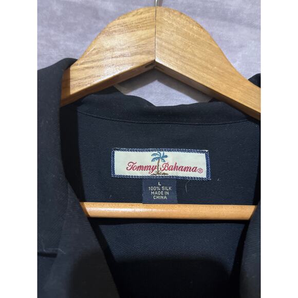Tommy Bahama 100% Silk Camp Shirt with Rumfellas Embroidered Reverse size L - Picture 4 of 4